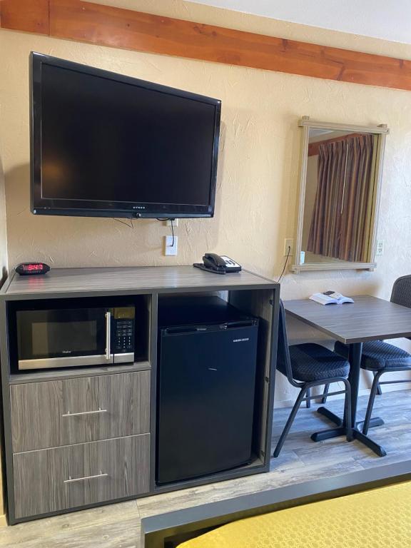 Americas Best Value Inn - Legend's Inn image 22